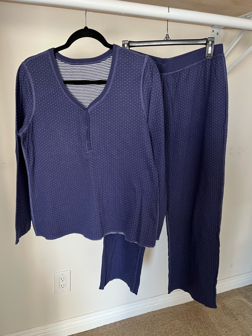 Jockey women Navy Dot Long-Sleeve Pajama Set like new